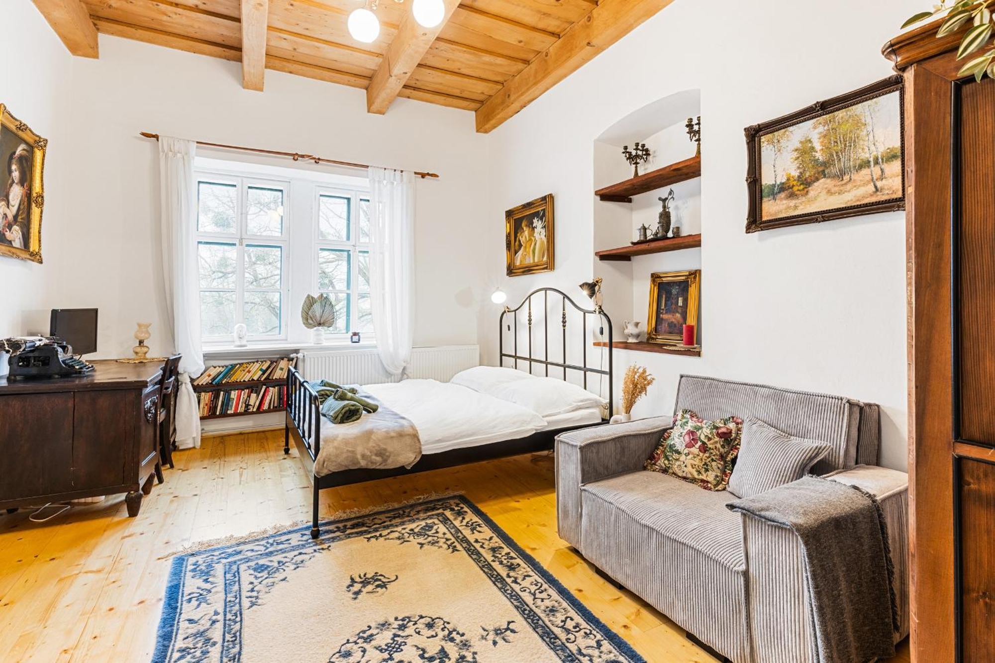 Sovi Dom- Historicke Apartmany Z 19 Storocia, 4Km Od Banskej Stiavnice Svaty Anton Exterior photo