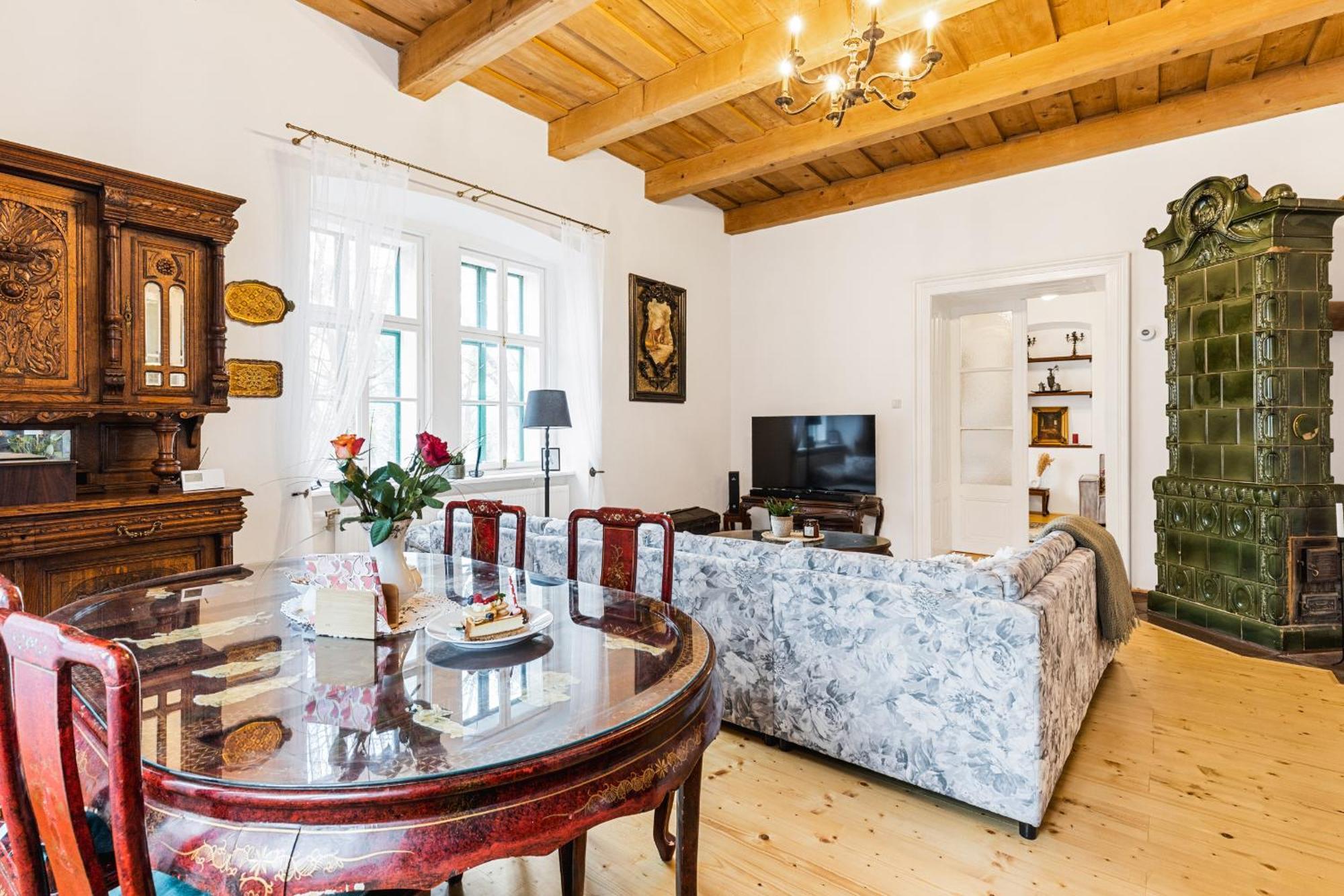 Sovi Dom- Historicke Apartmany Z 19 Storocia, 4Km Od Banskej Stiavnice Svaty Anton Exterior photo