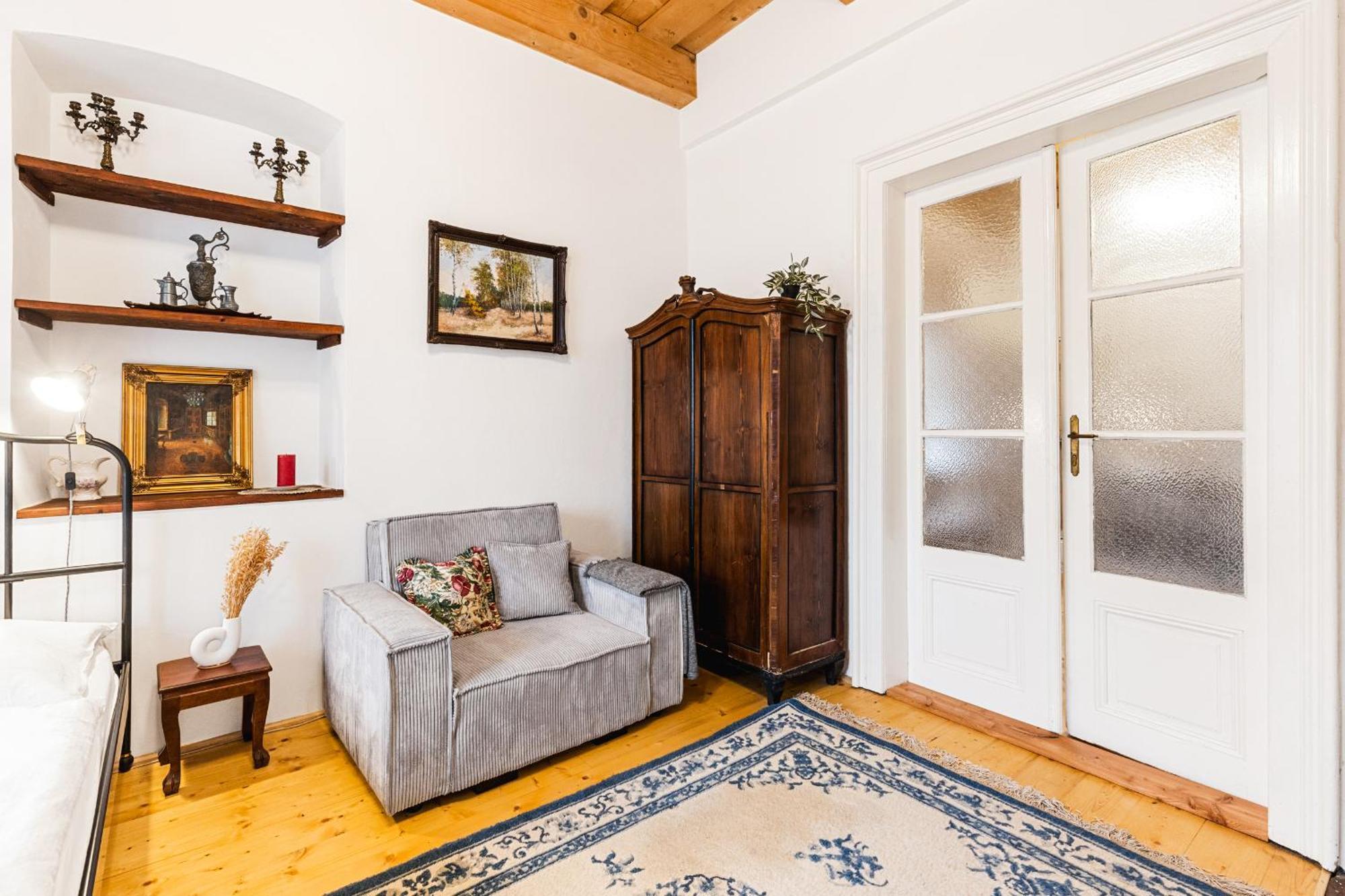 Sovi Dom- Historicke Apartmany Z 19 Storocia, 4Km Od Banskej Stiavnice Svaty Anton Exterior photo