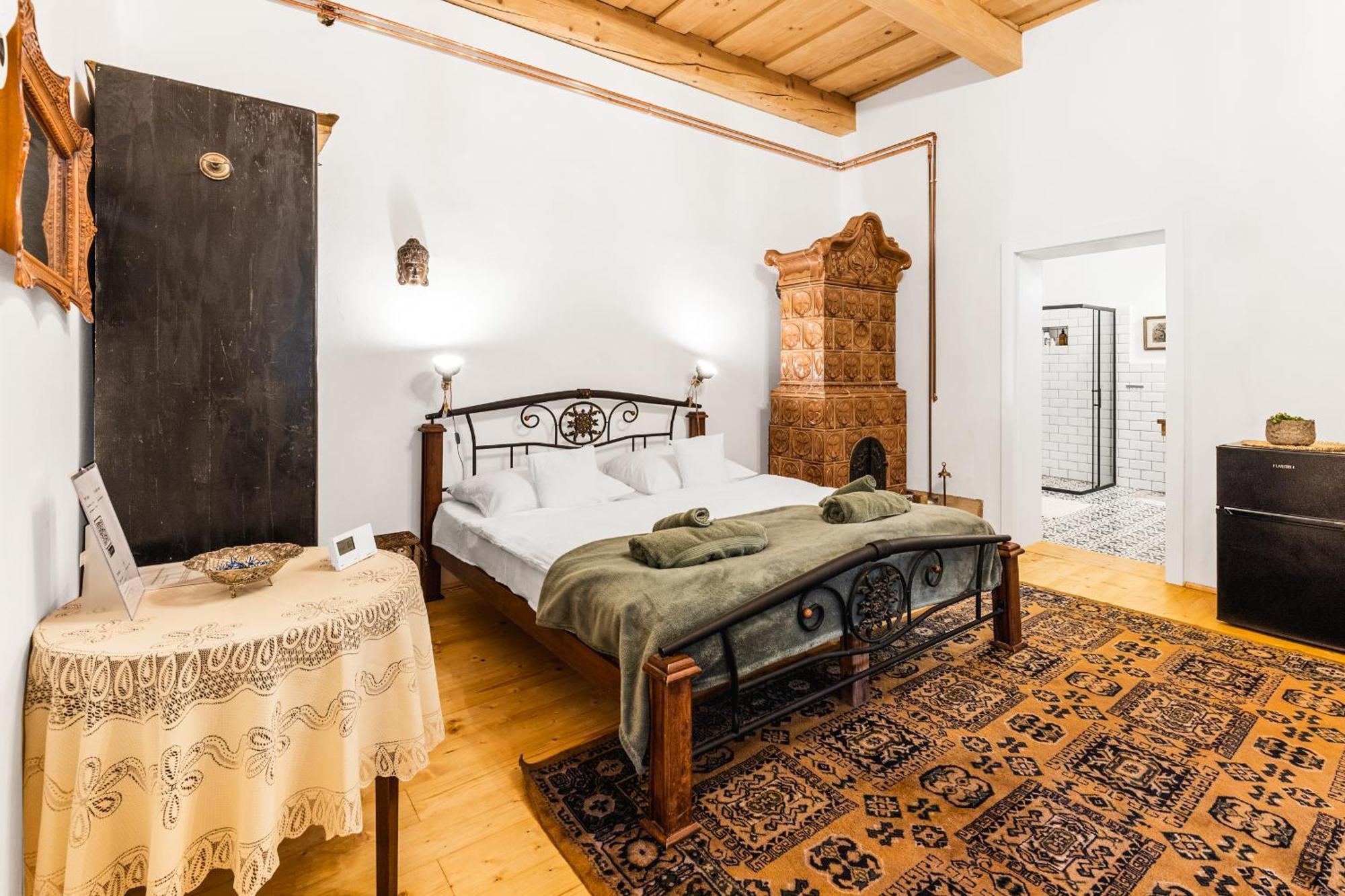 Sovi Dom- Historicke Apartmany Z 19 Storocia, 4Km Od Banskej Stiavnice Svaty Anton Exterior photo